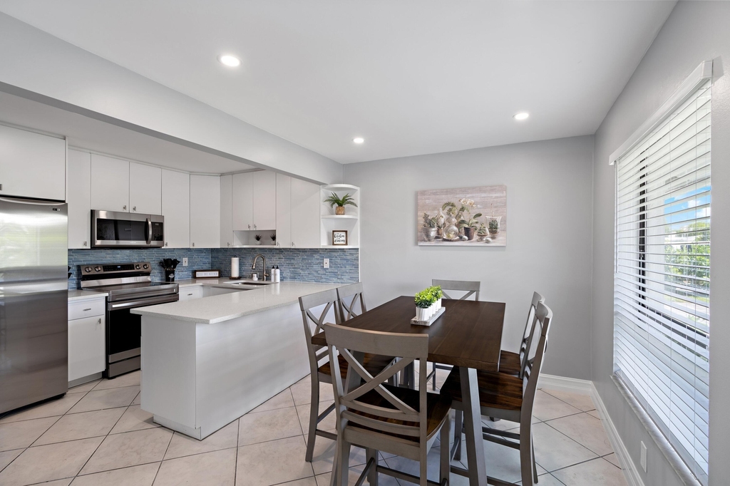 3372 Ne 5th Drive - Photo 4