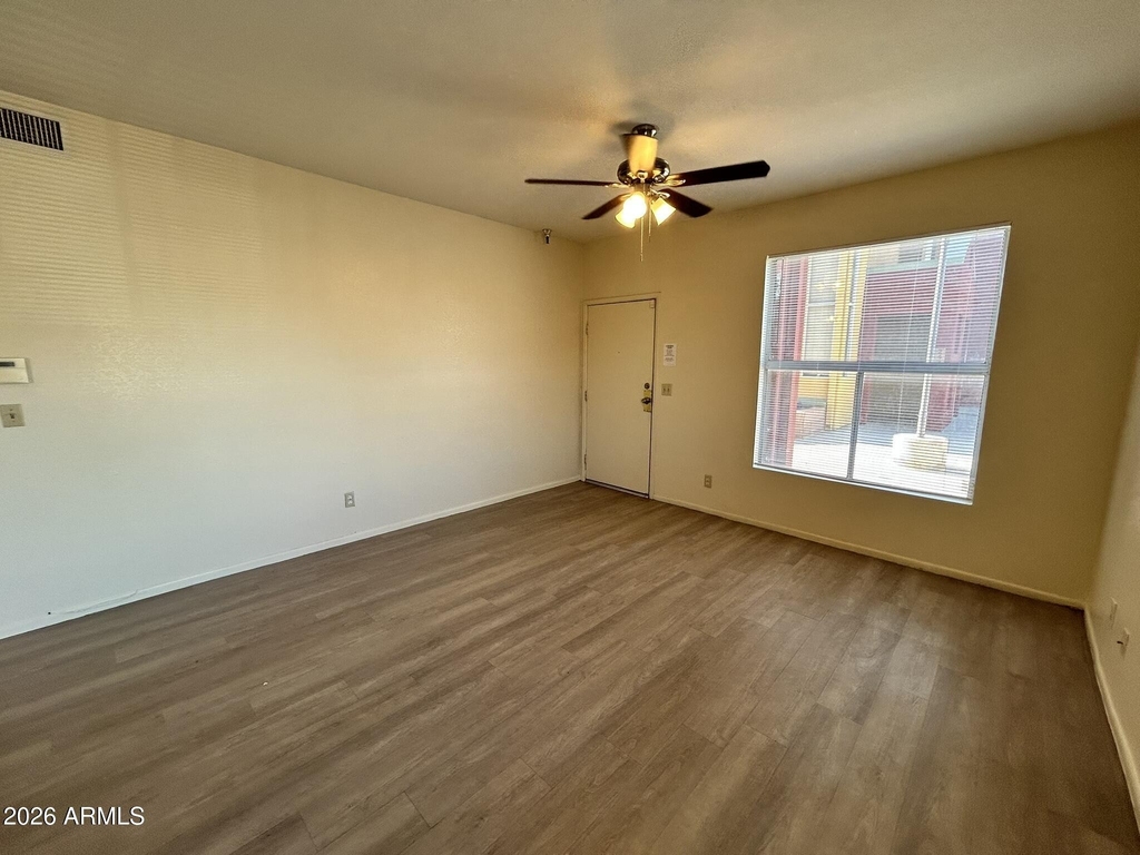 154 W 5th Street - Photo 3