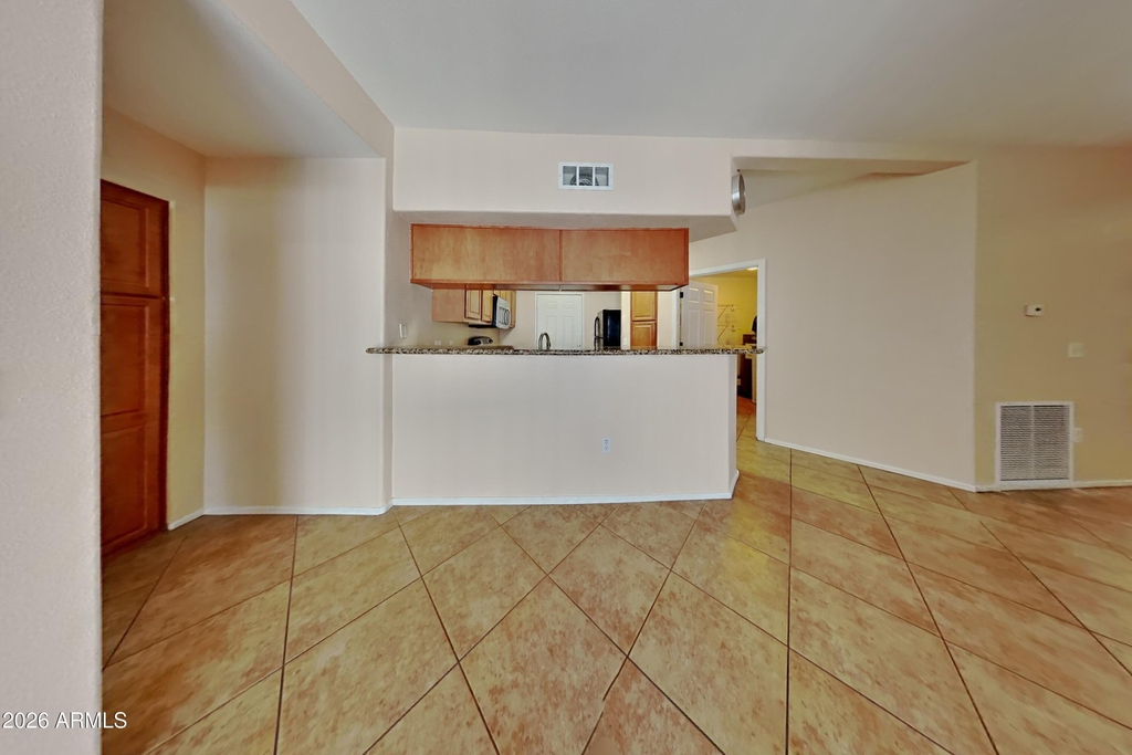 600 W Grove Parkway - Photo 6