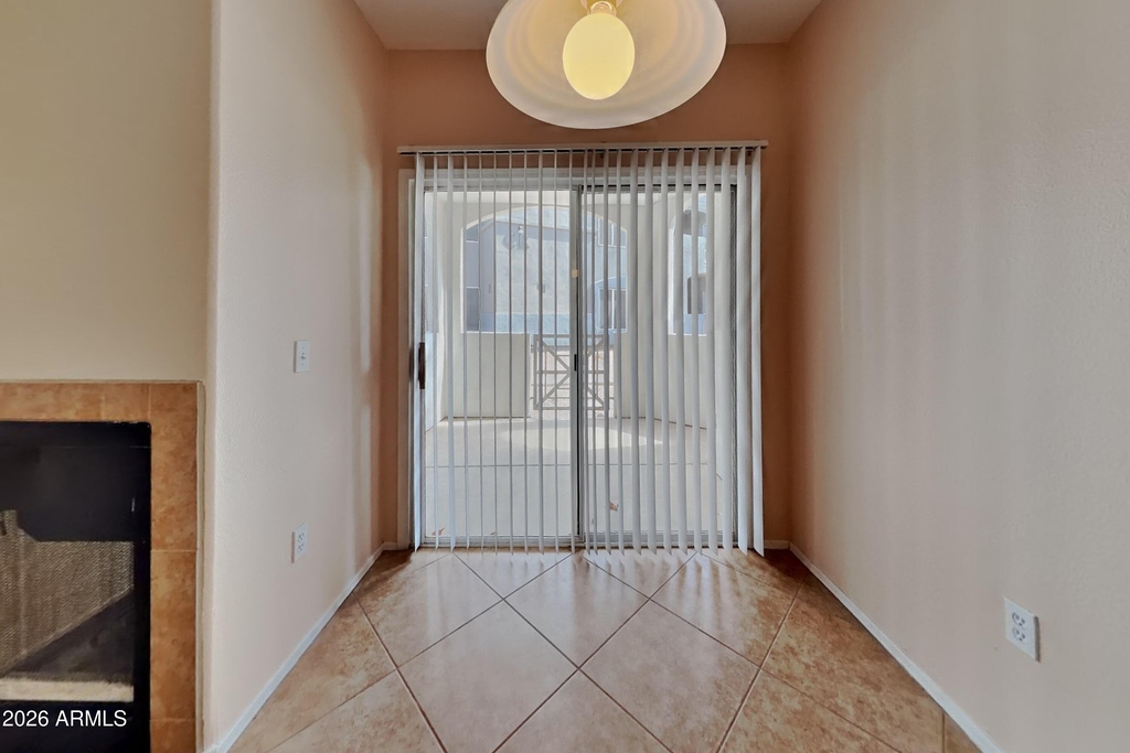 600 W Grove Parkway - Photo 5