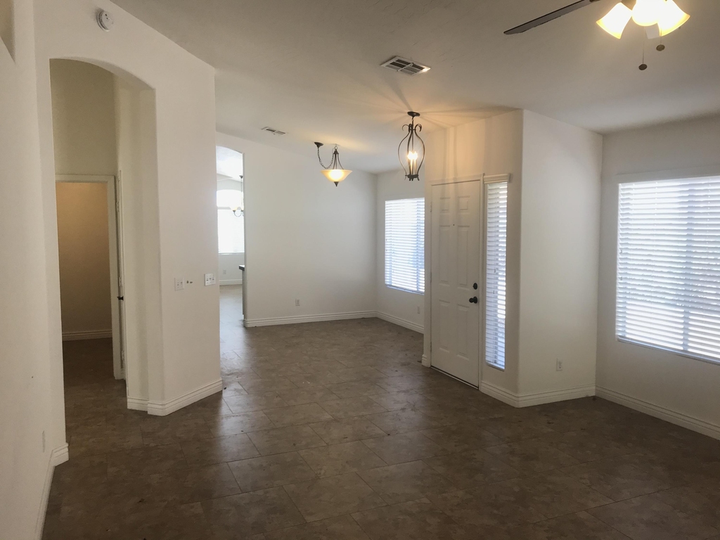 2036 E Windsong Drive - Photo 5