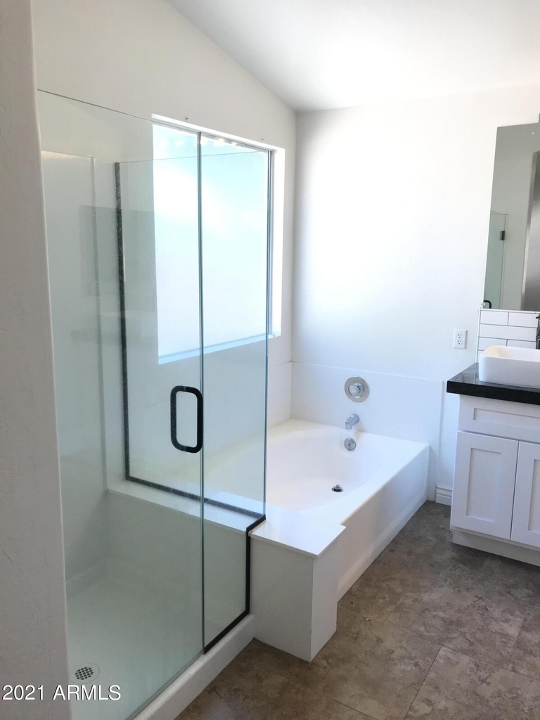 2036 E Windsong Drive - Photo 7