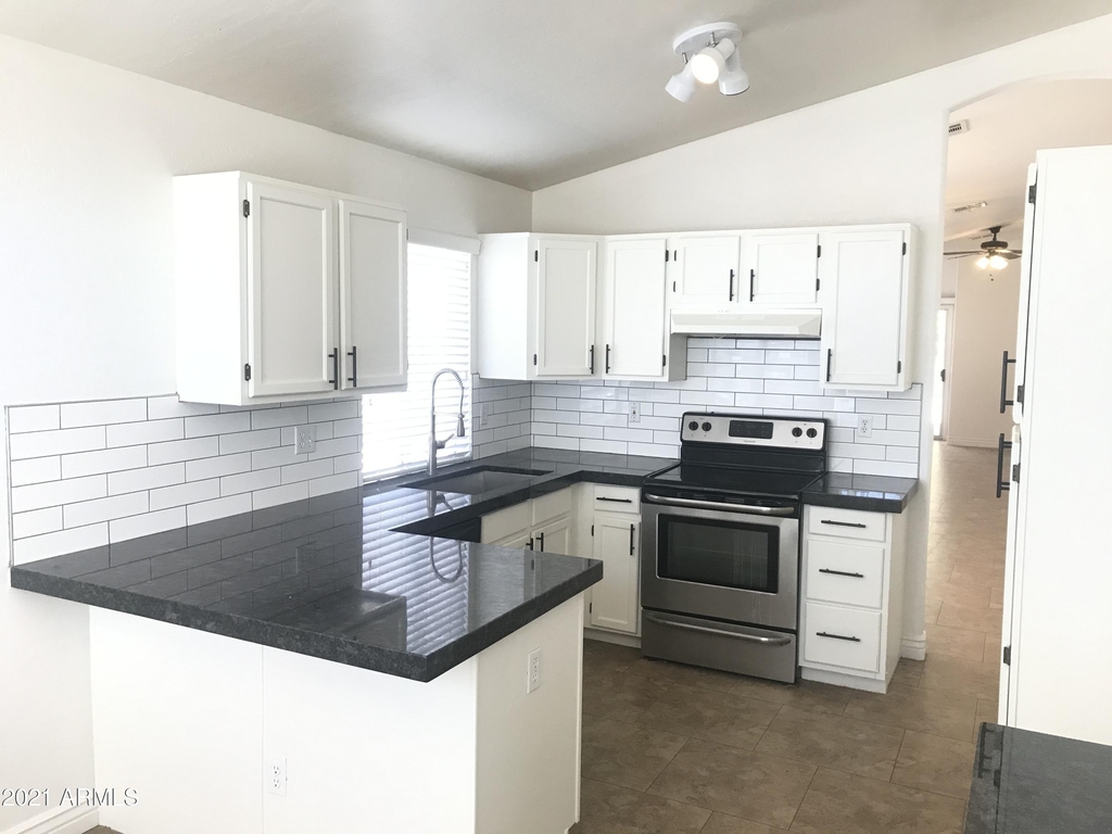 2036 E Windsong Drive - Photo 3