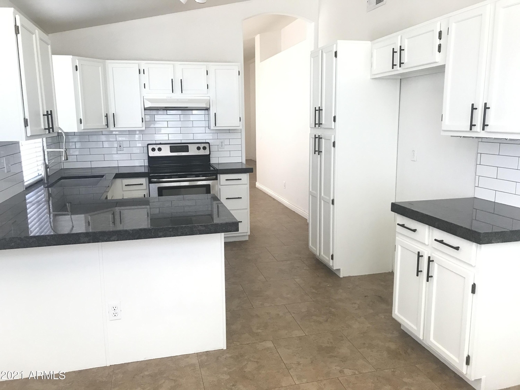 2036 E Windsong Drive - Photo 2