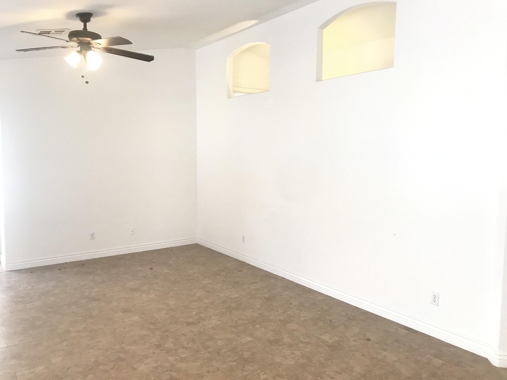 2036 E Windsong Drive - Photo 6