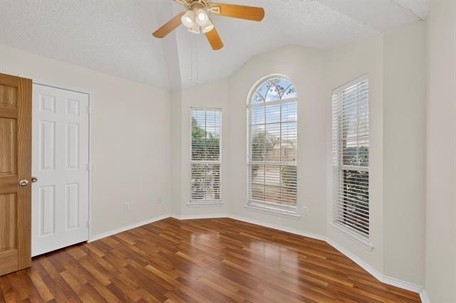 2312 London Drive - Photo 28