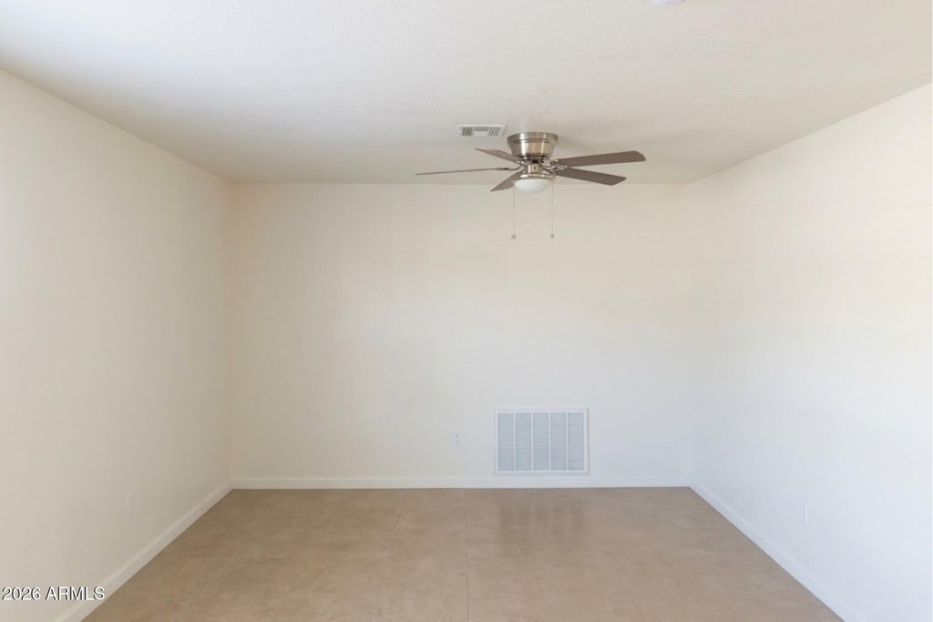 1702 W Shangri La -- - Photo 3