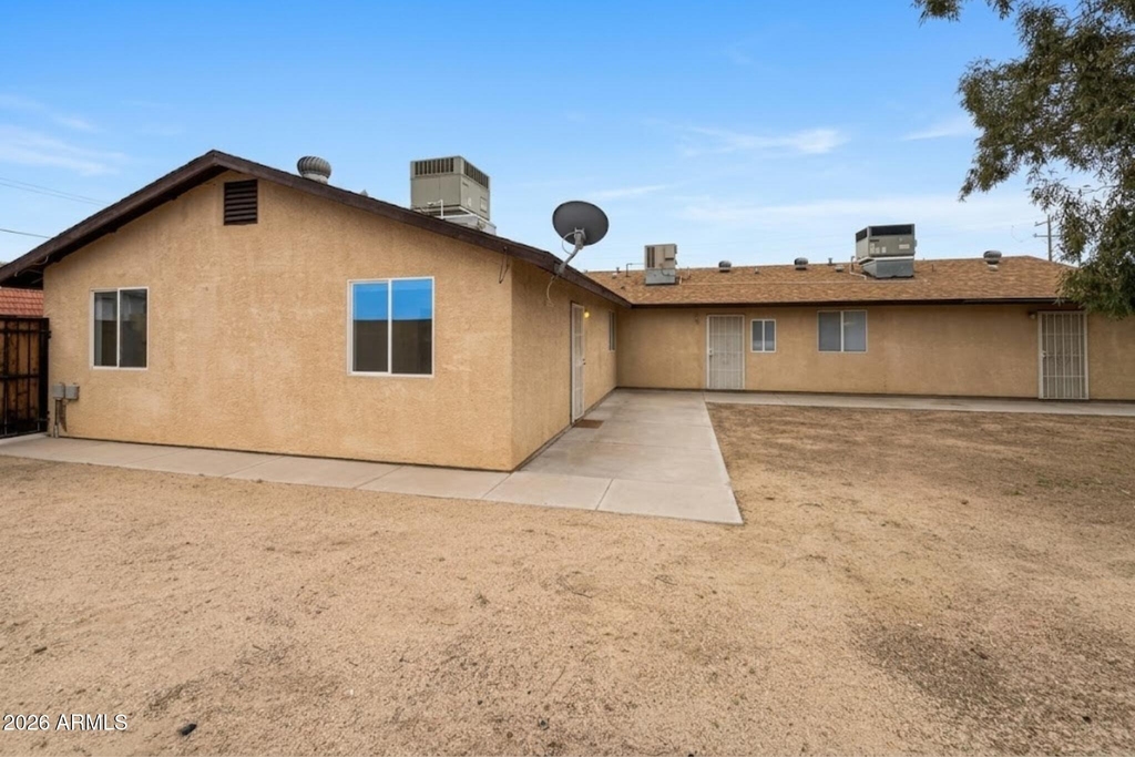 1702 W Shangri La -- - Photo 8