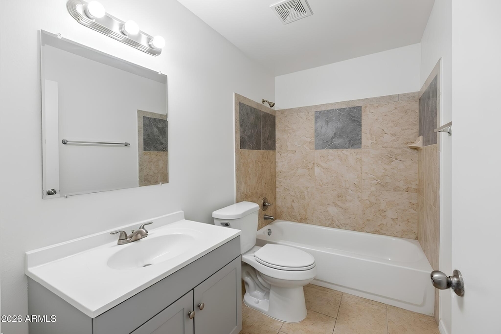 1702 W Shangri La -- - Photo 6