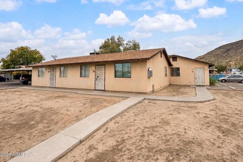 1702 W Shangri La -- - Photo 1