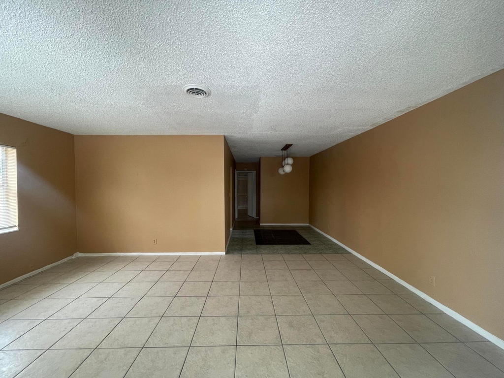 1316 Nw 8th Avenue - Photo 1