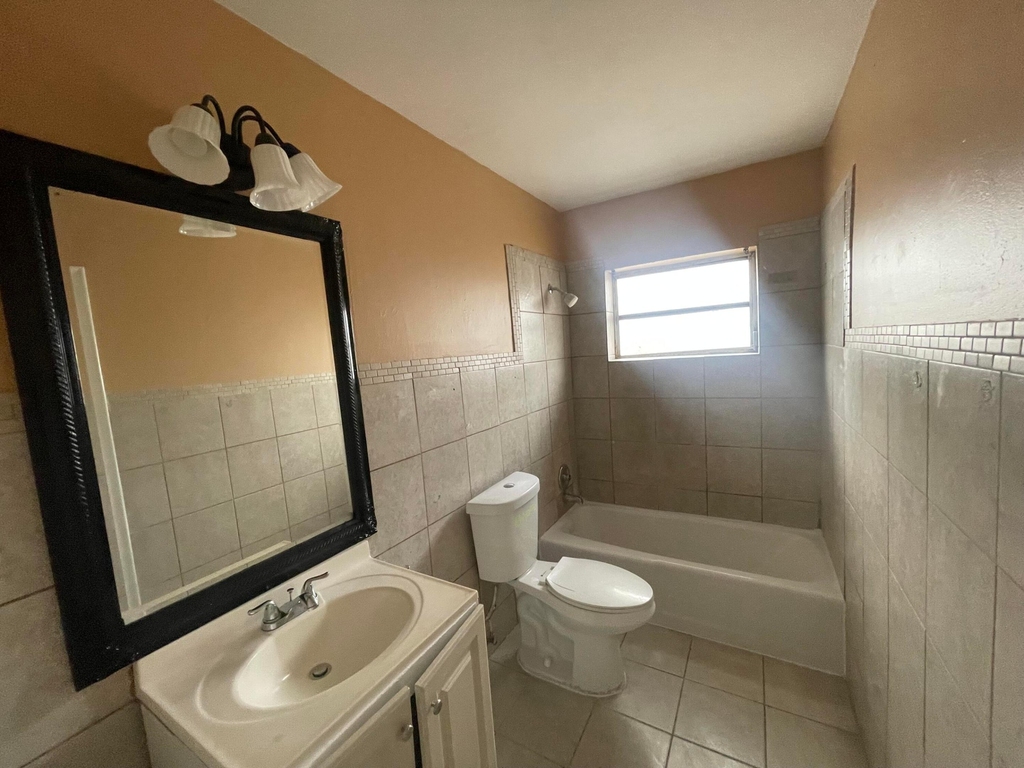 1316 Nw 8th Avenue - Photo 8