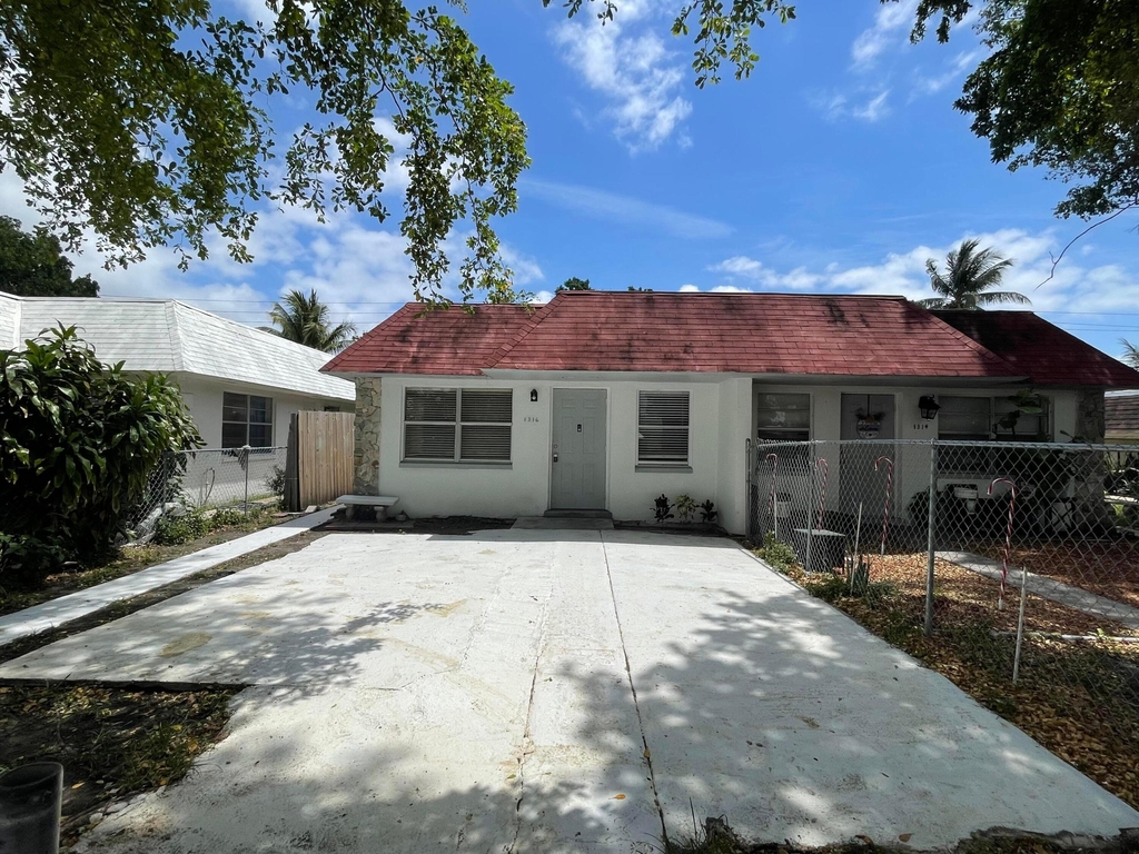 1316 Nw 8th Avenue - Photo 3