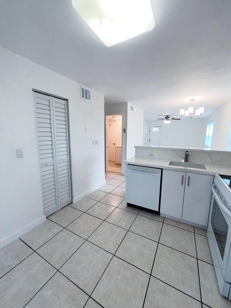 3777 Nw 78th Avenue - Photo 3