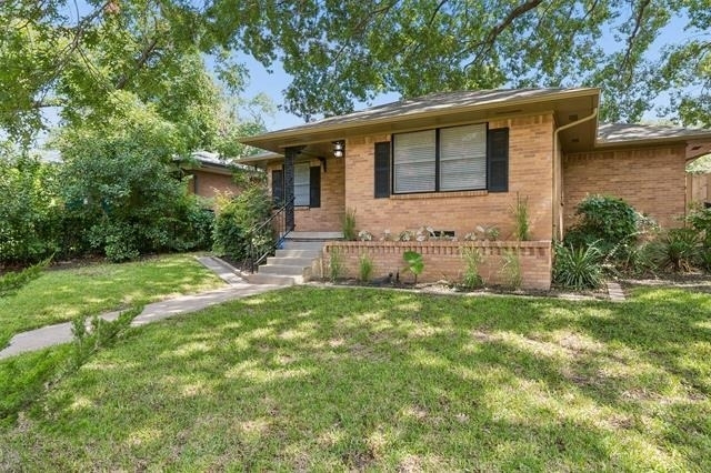 2728 Alco Avenue - Photo 2