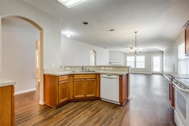 612 Cove Court - Photo 4