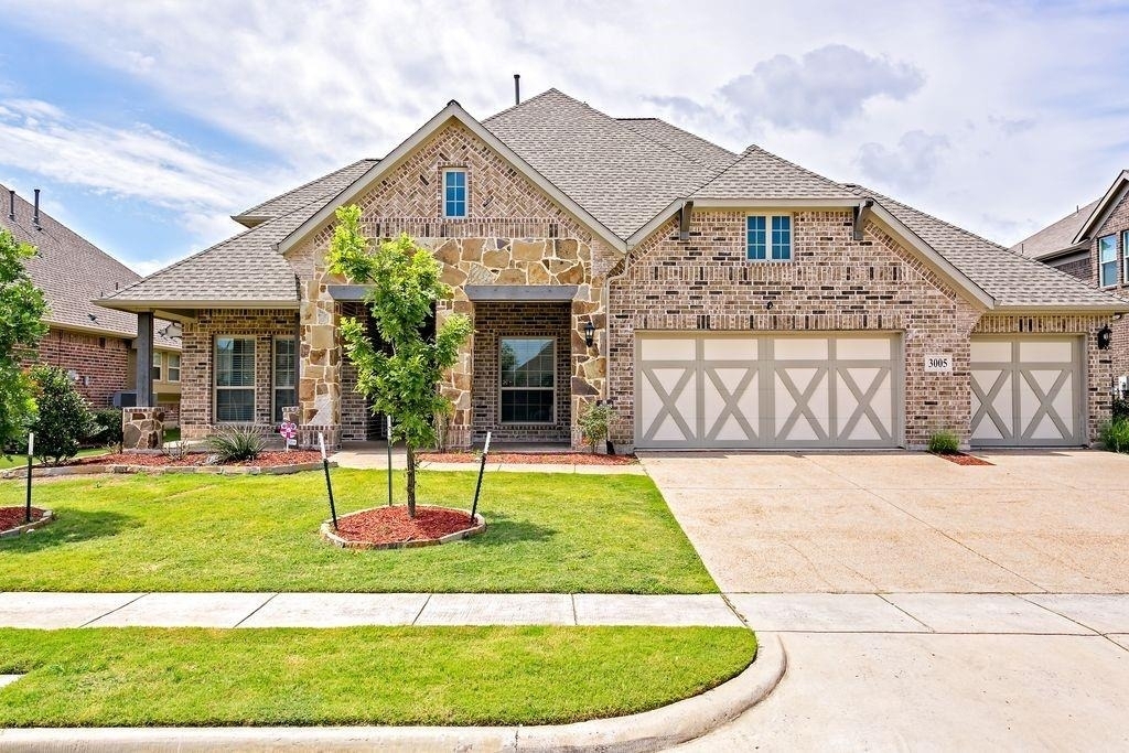 3005 Martha Drive - Photo 0