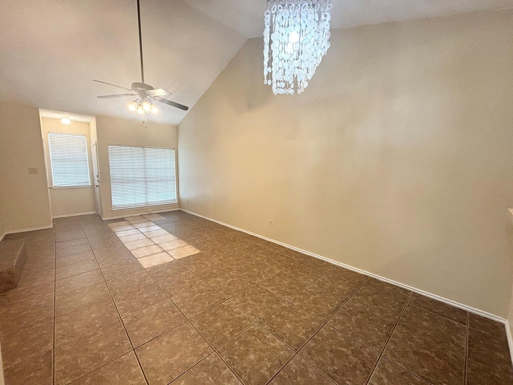 2915 Roxboro Road - Photo 4