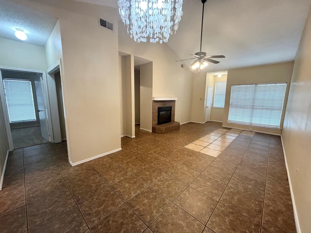 2915 Roxboro Road - Photo 3