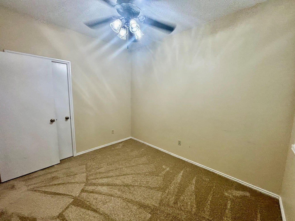2915 Roxboro Road - Photo 19