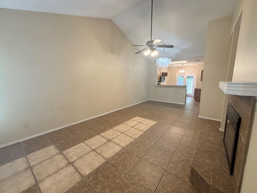 2915 Roxboro Road - Photo 2