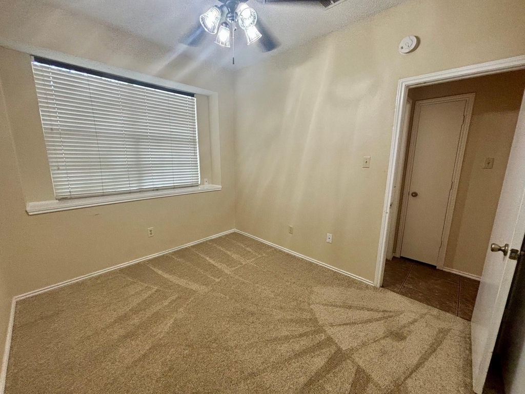 2915 Roxboro Road - Photo 17