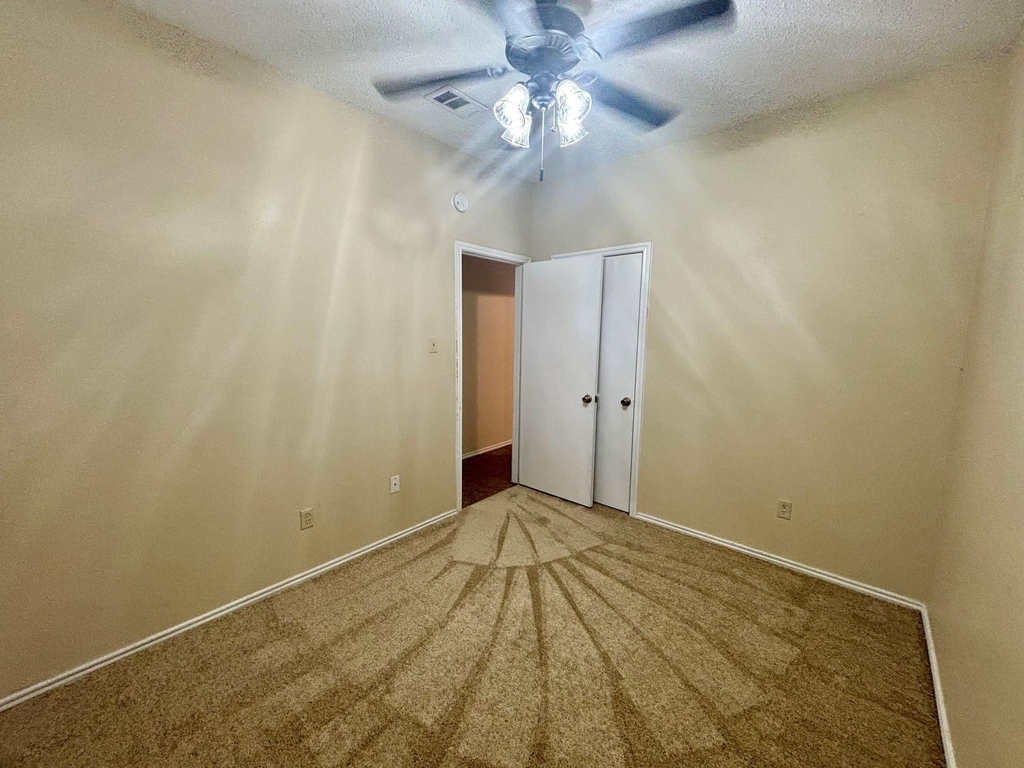 2915 Roxboro Road - Photo 18