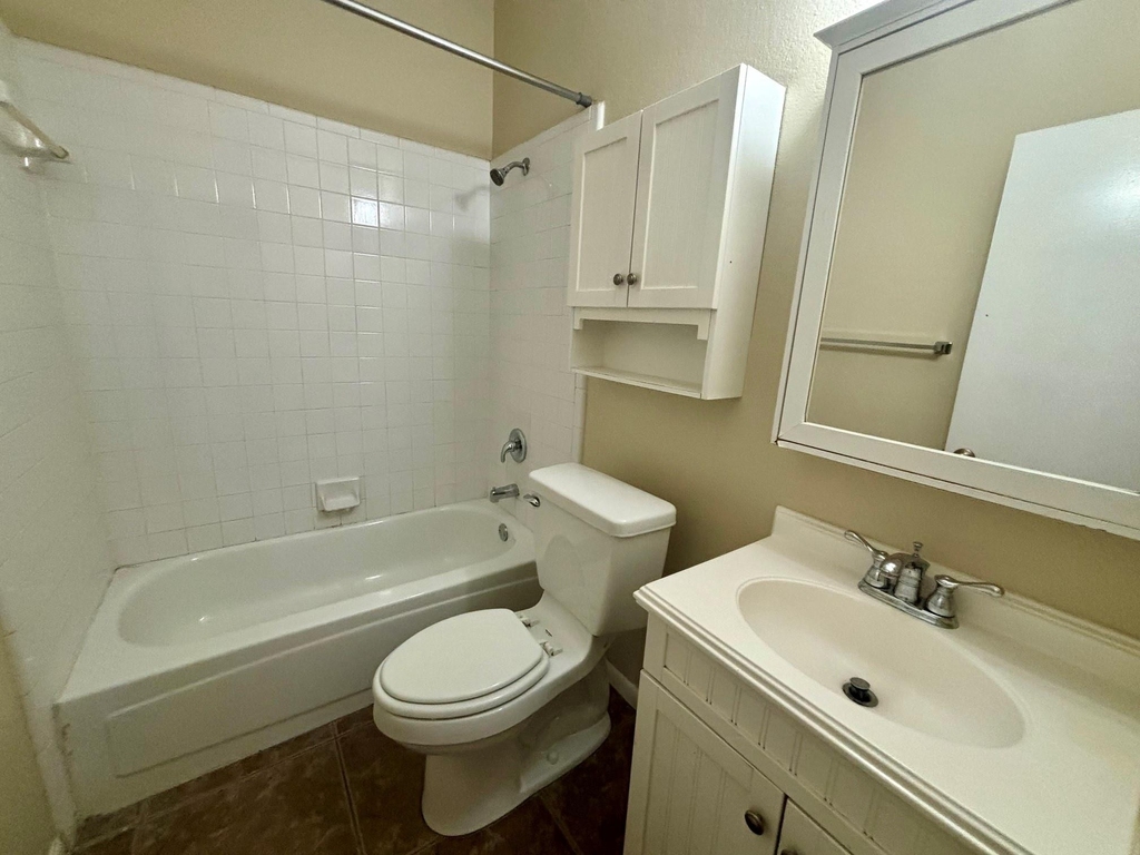 2915 Roxboro Road - Photo 20
