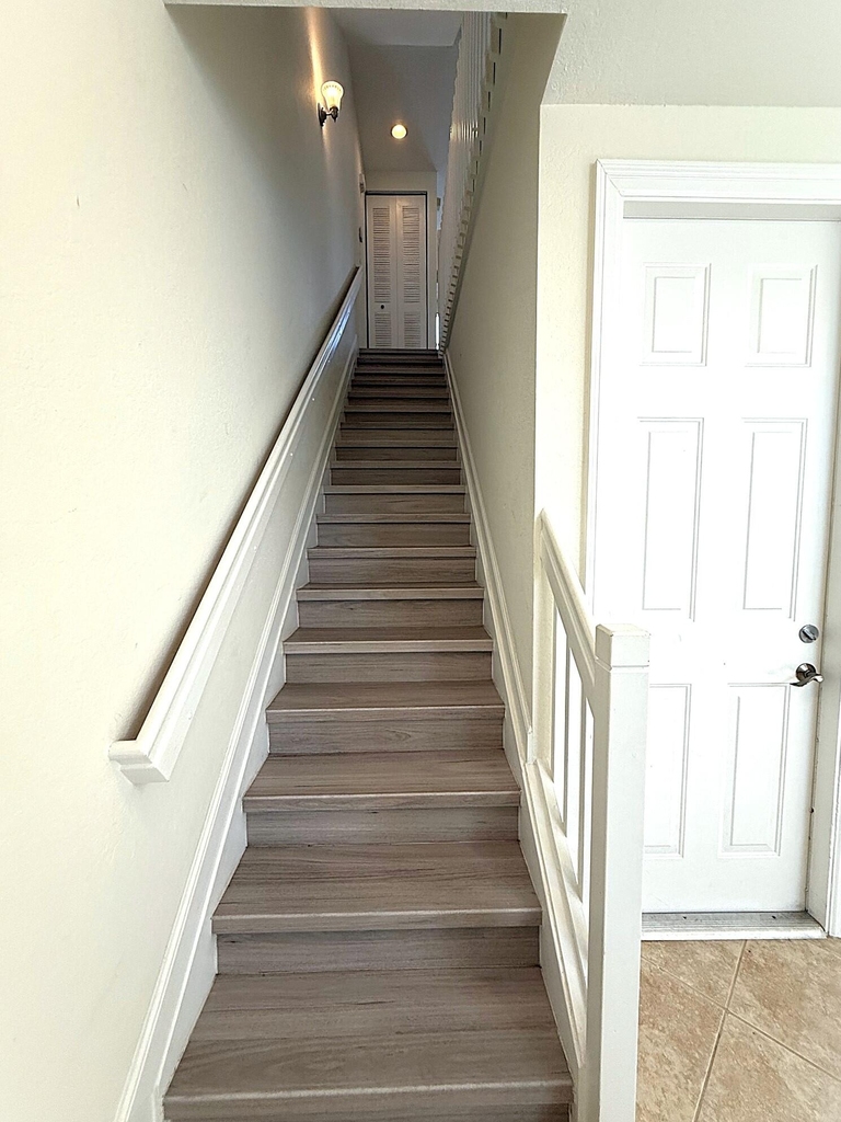 960 Millbrae Court - Photo 3