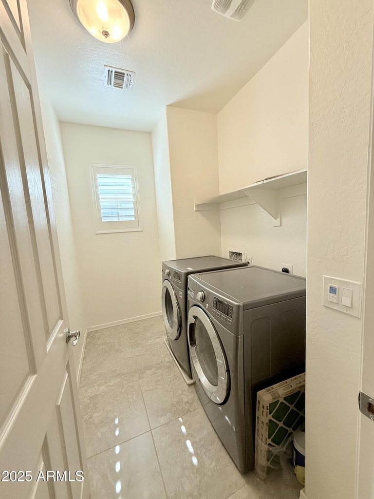 2366 W Gloria Lane - Photo 27