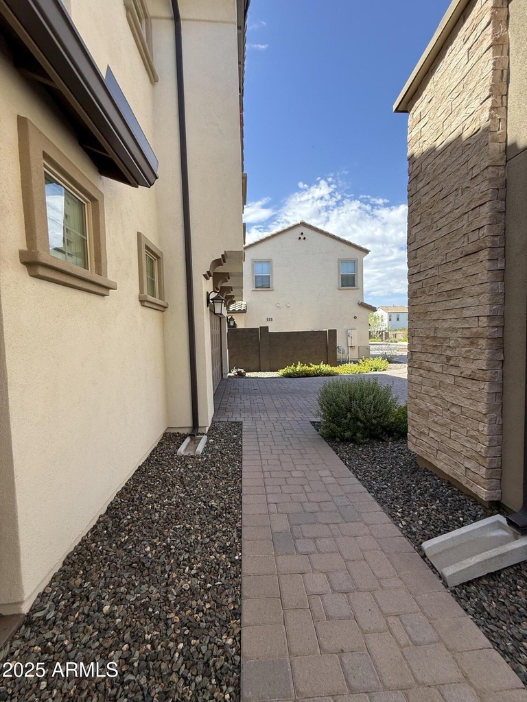 2366 W Gloria Lane - Photo 6