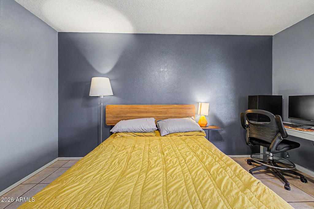 540 N May Street - Photo 2