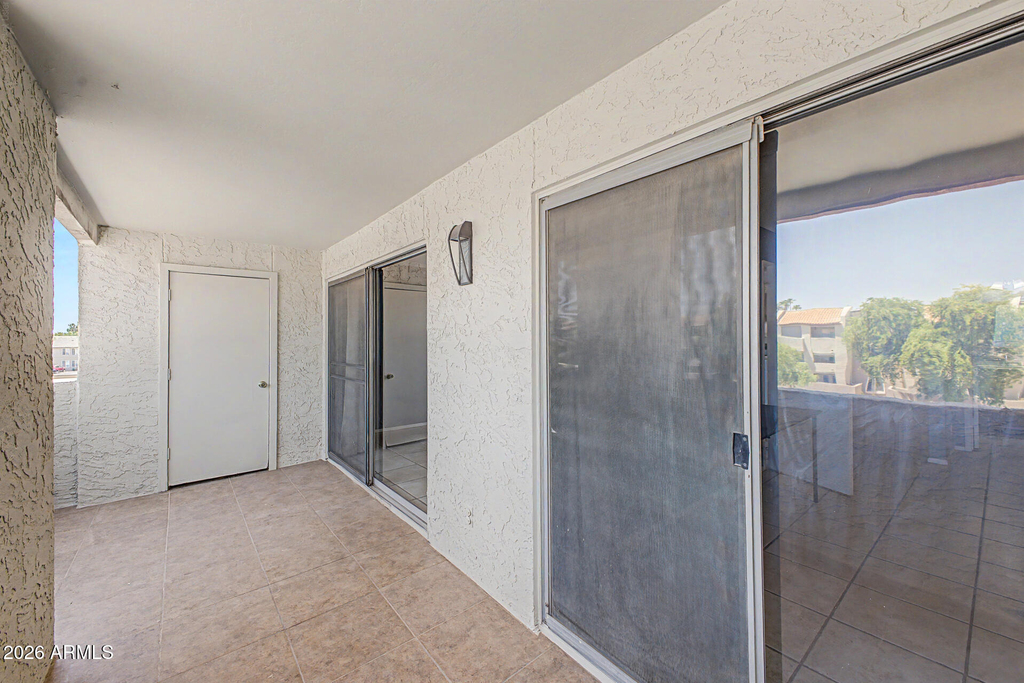 540 N May Street - Photo 13