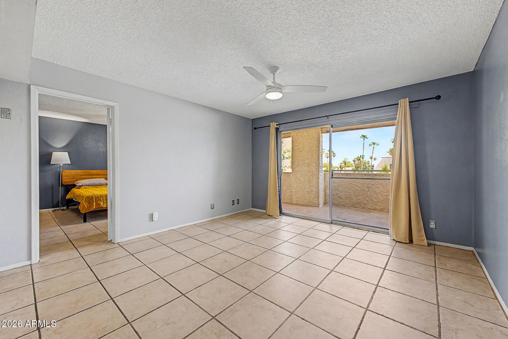 540 N May Street - Photo 5