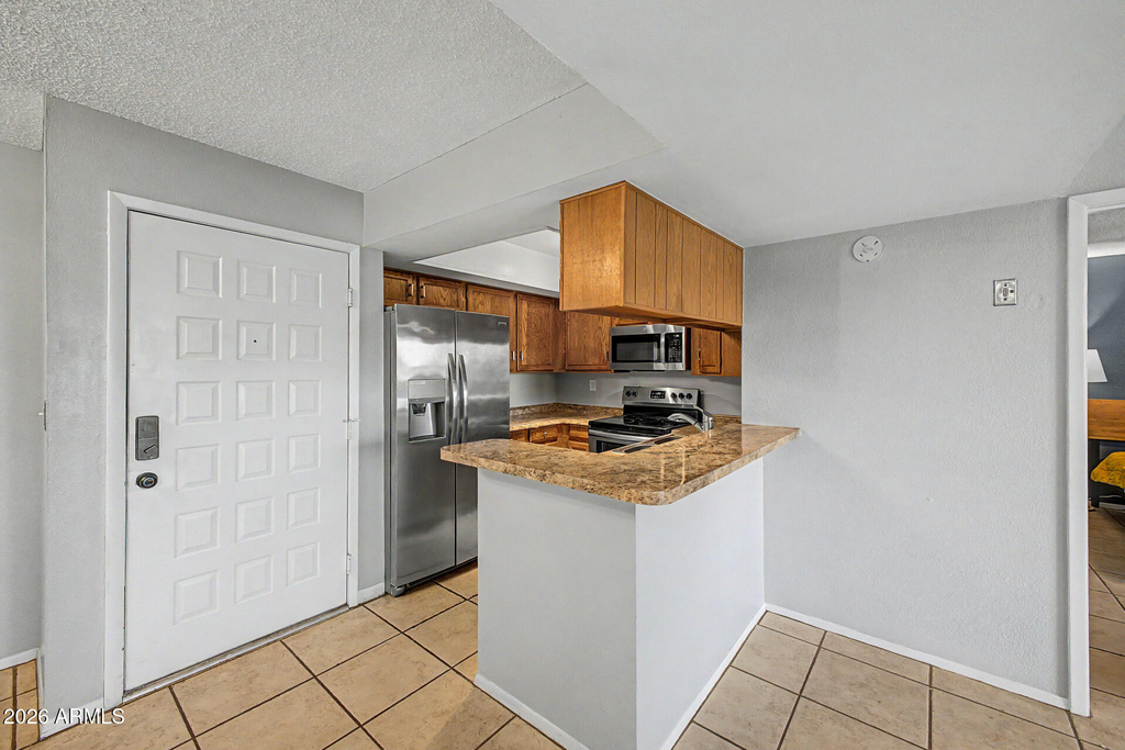 540 N May Street - Photo 8