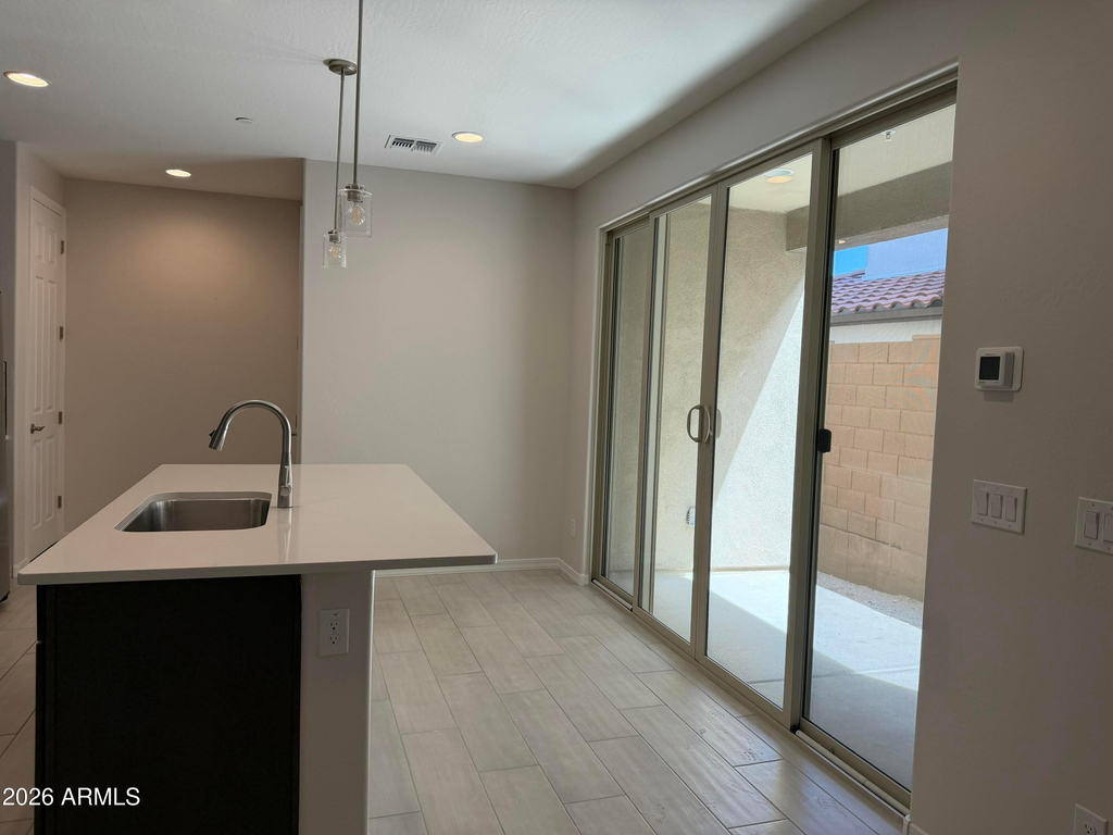 2820 N Evergreen Street - Photo 2