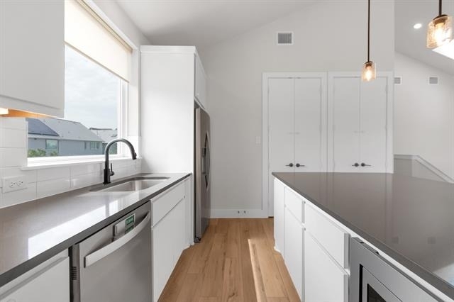 1028 Bastion Court - Photo 2
