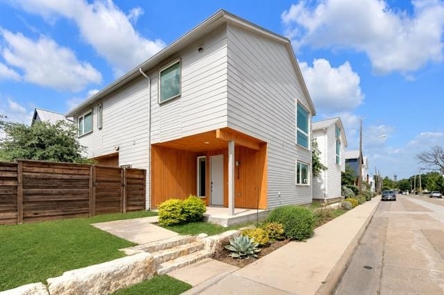 1028 Bastion Court - Photo 0