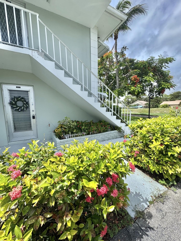 2660 Sw 22nd Avenue - Photo 2