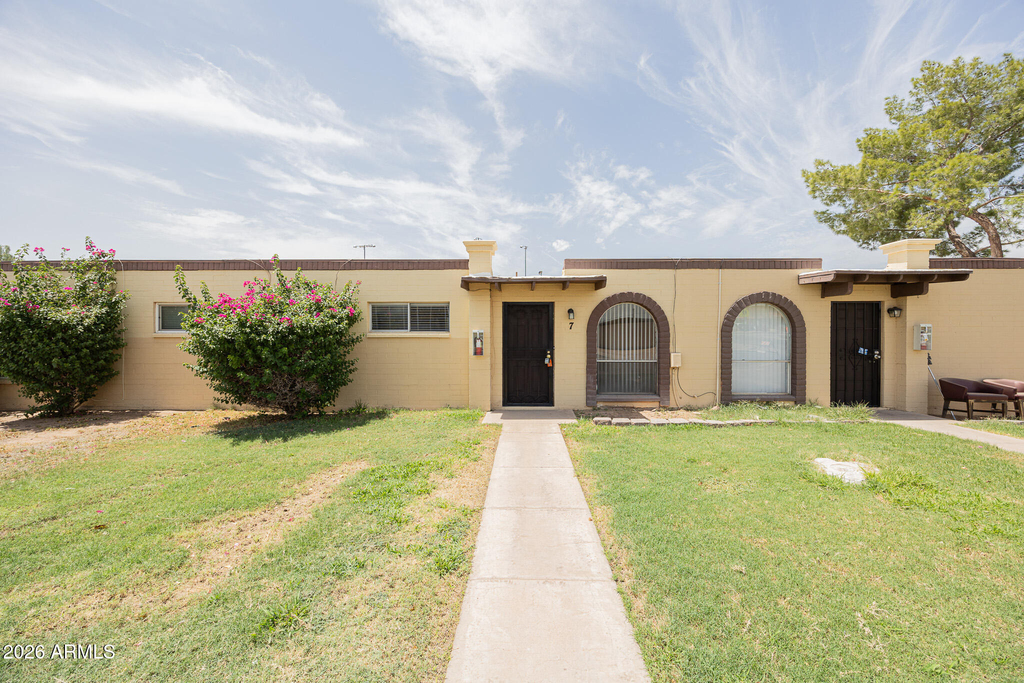 388 N Comanche Drive - Photo 1