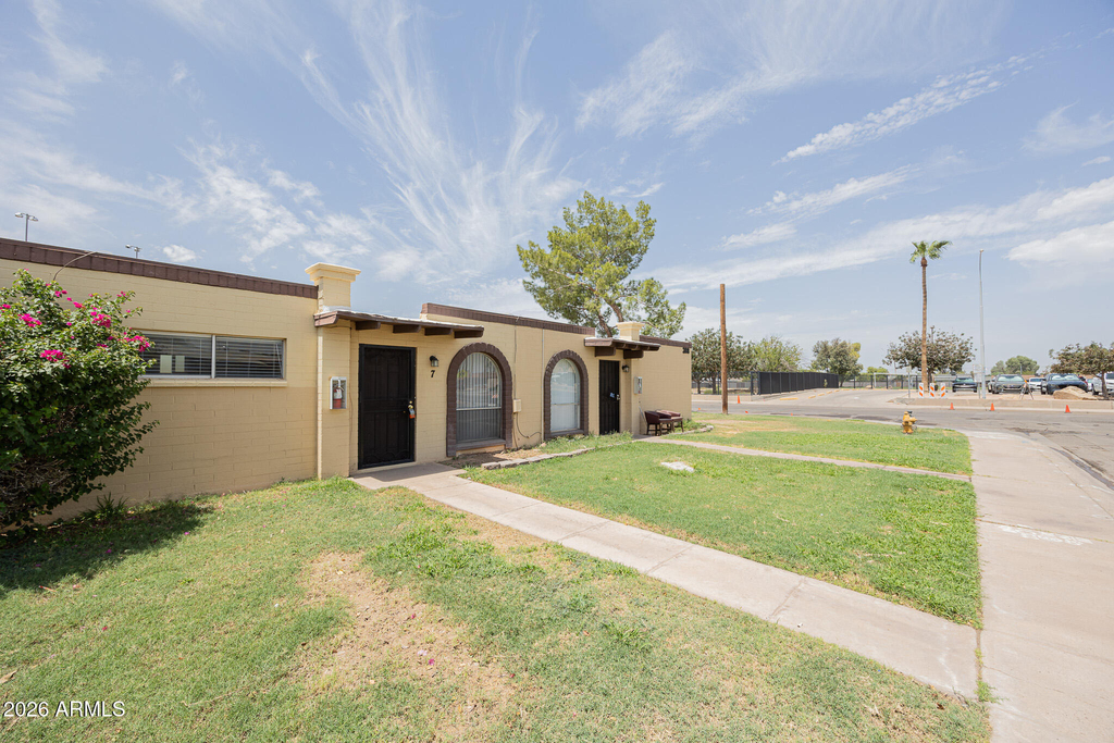 388 N Comanche Drive - Photo 0
