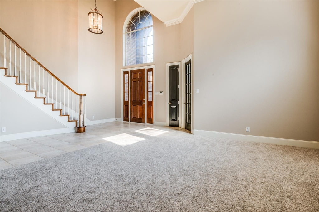 801 Camelot Court - Photo 6