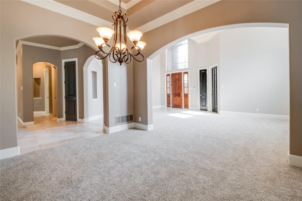 801 Camelot Court - Photo 9