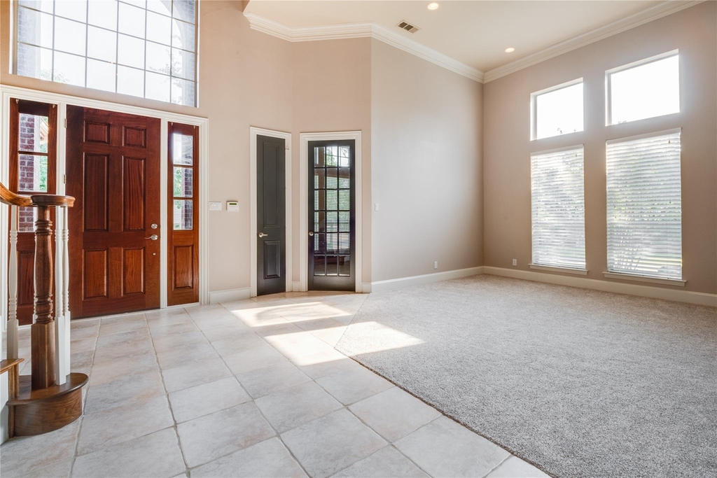 801 Camelot Court - Photo 33