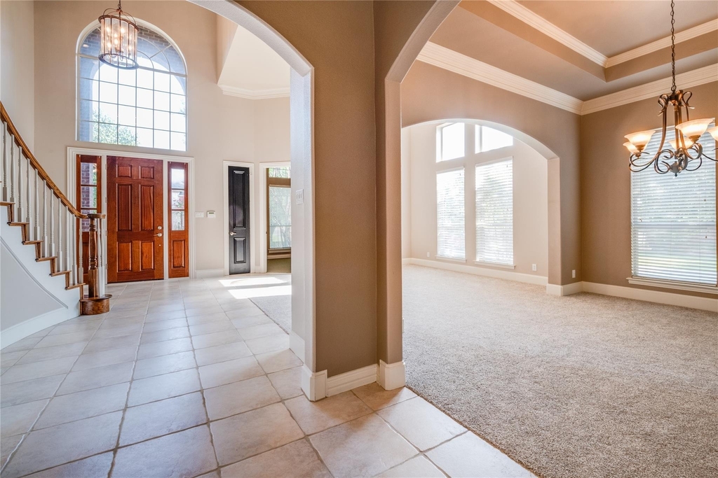 801 Camelot Court - Photo 10