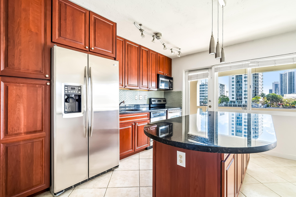 2895 Ne 32nd Street - Photo 6