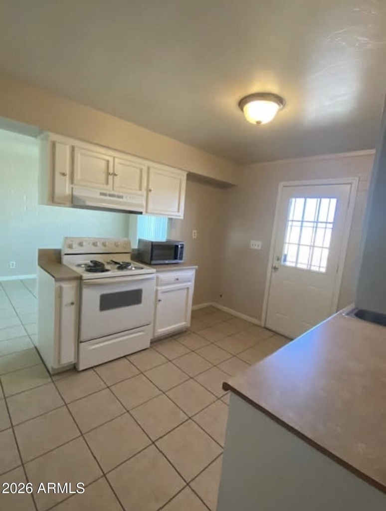 25565 W Makapuu Place - Photo 2