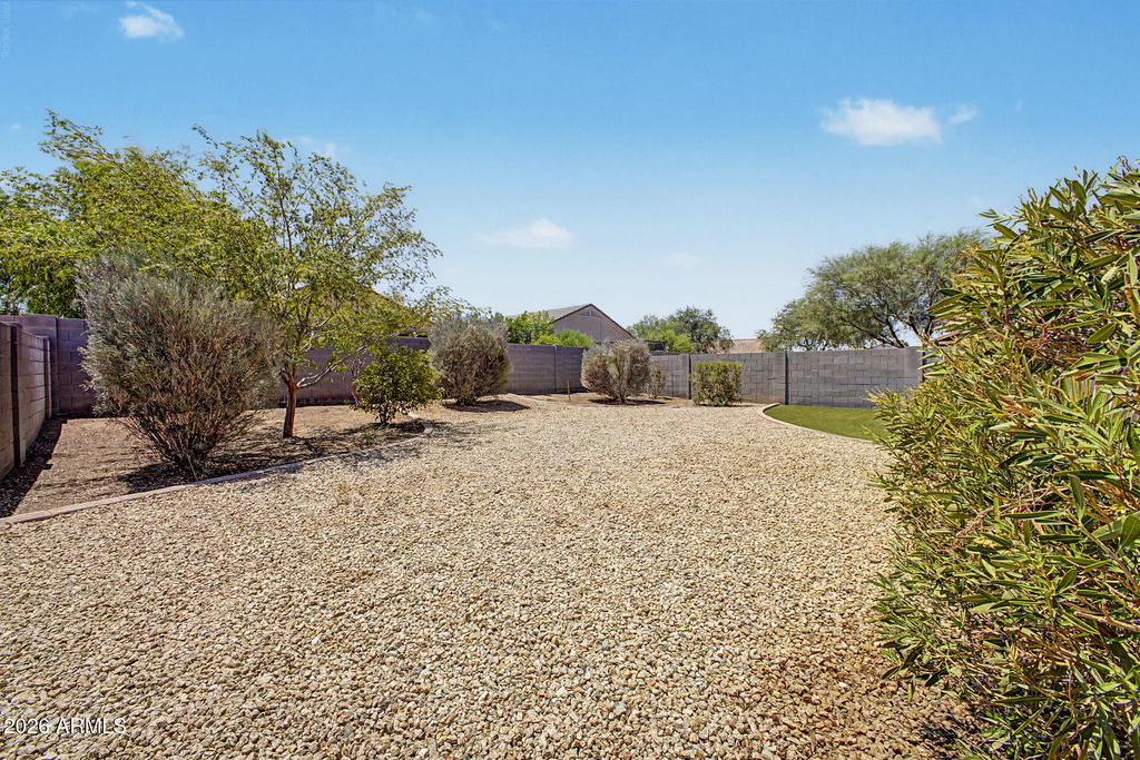41917 W Manderas Lane - Photo 35