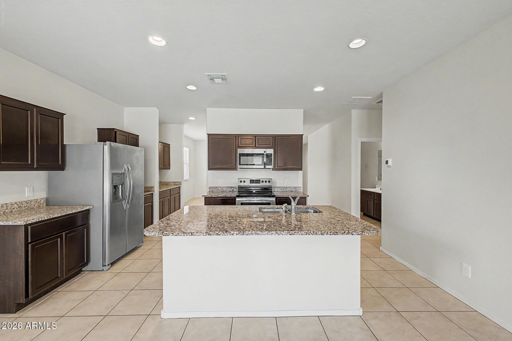41917 W Manderas Lane - Photo 11