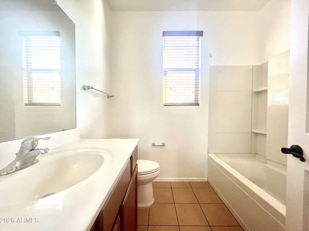 9437 W Jones Avenue - Photo 6